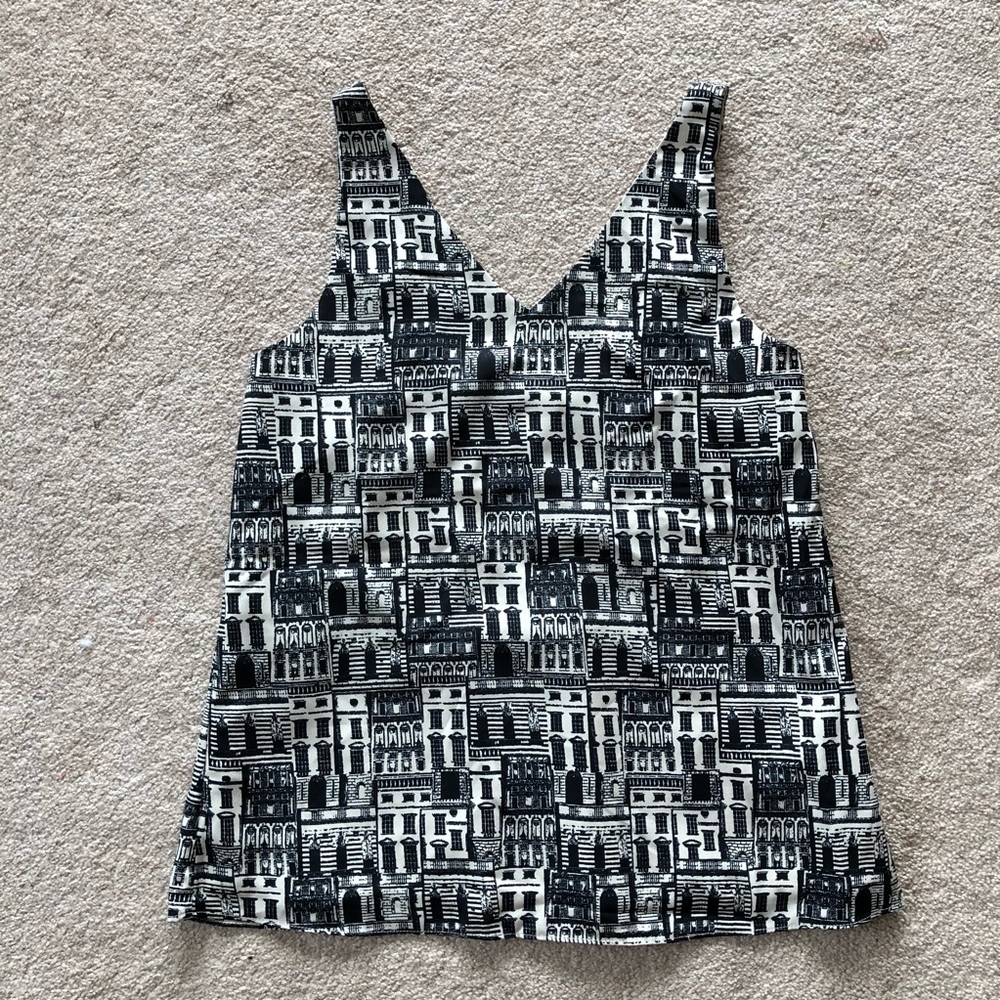 Banana Republic print sleeveless adjustable top